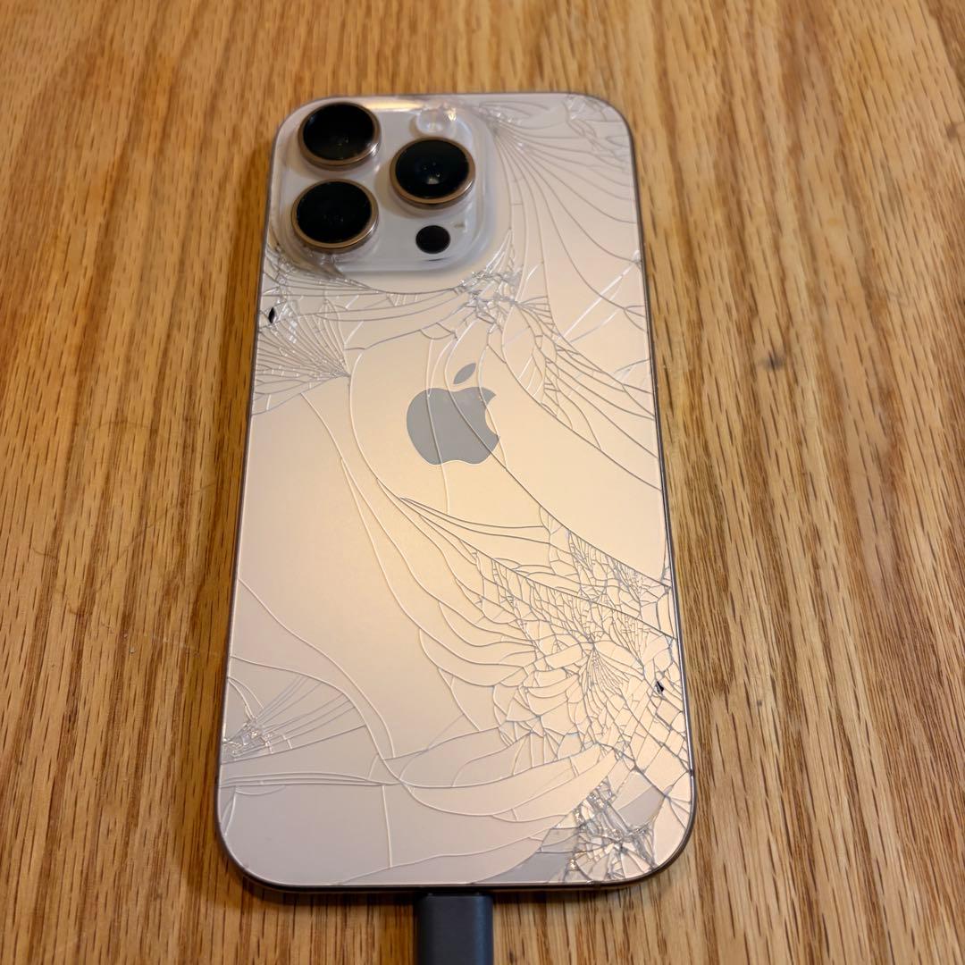 田*中様 【画面・背面割れ】iPhone 16 Pro 128G バッテリー残量