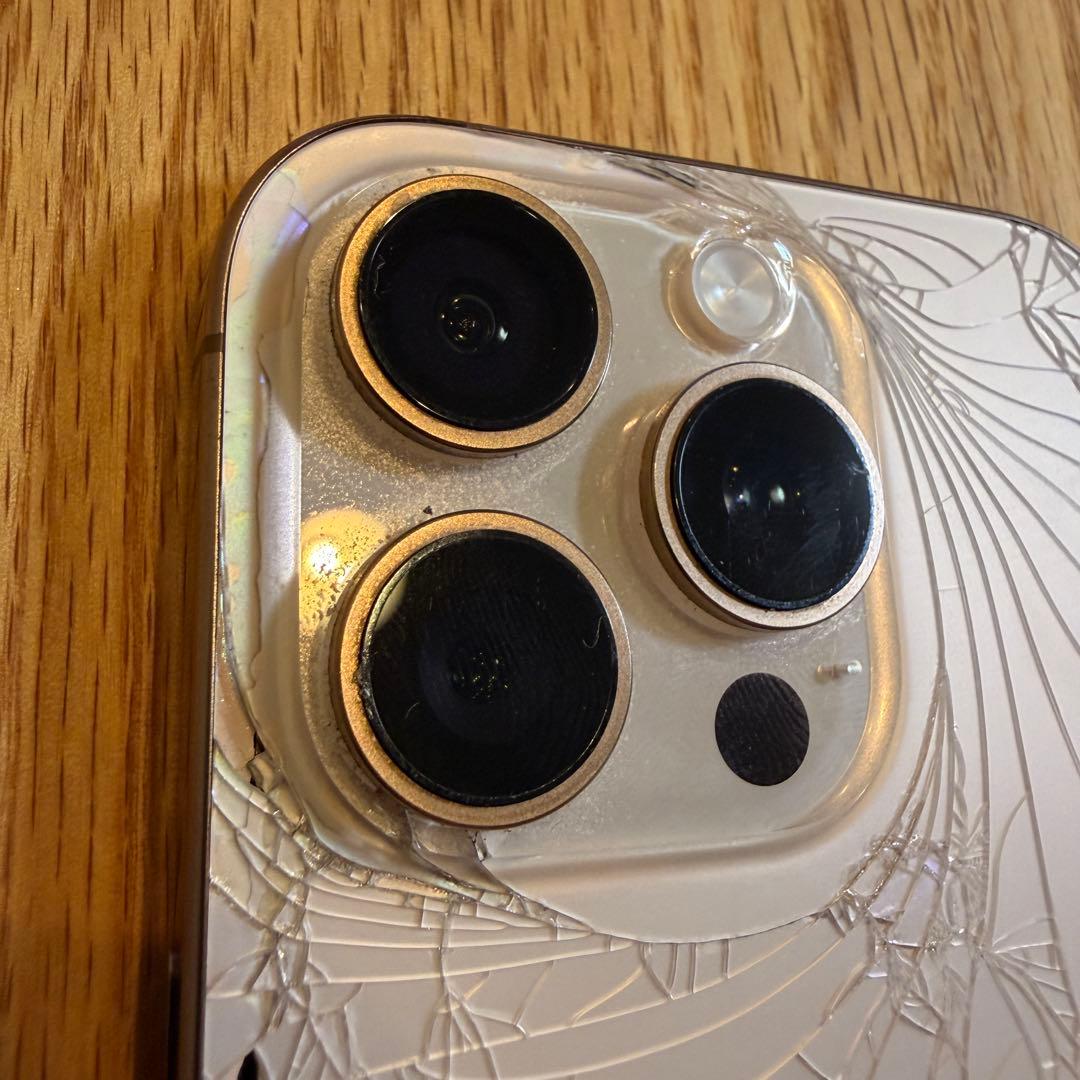 田*中様 【画面・背面割れ】iPhone 16 Pro 128G バッテリー残量