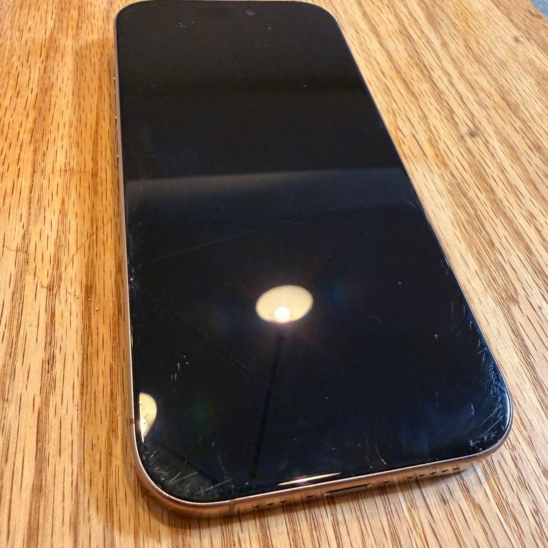 田*中様 【画面・背面割れ】iPhone 16 Pro 128G バッテリー残量