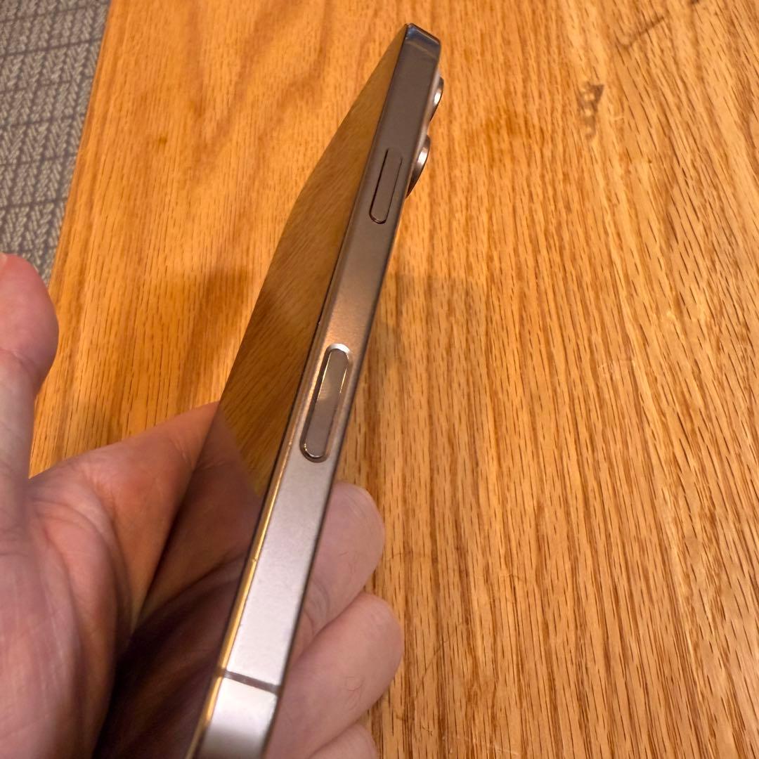 田*中様 【画面・背面割れ】iPhone 16 Pro 128G バッテリー残量