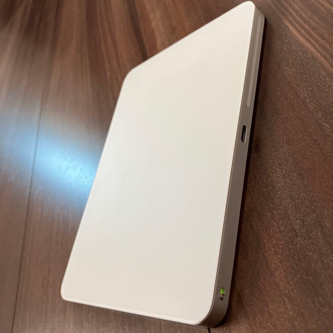 Magic Trackpad(USB-C)ホワイト(Multi-Touch対応)
