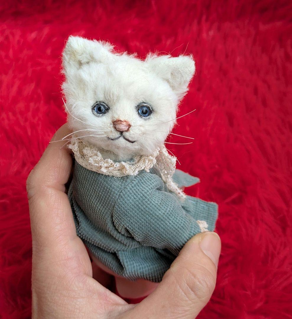 テディベア作家様制作　青目の白猫16cm