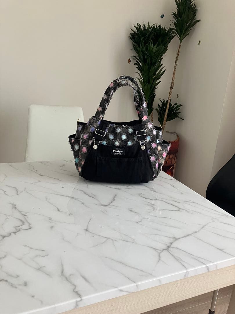 664大きめデニムリメイクバック　ハンドメイド