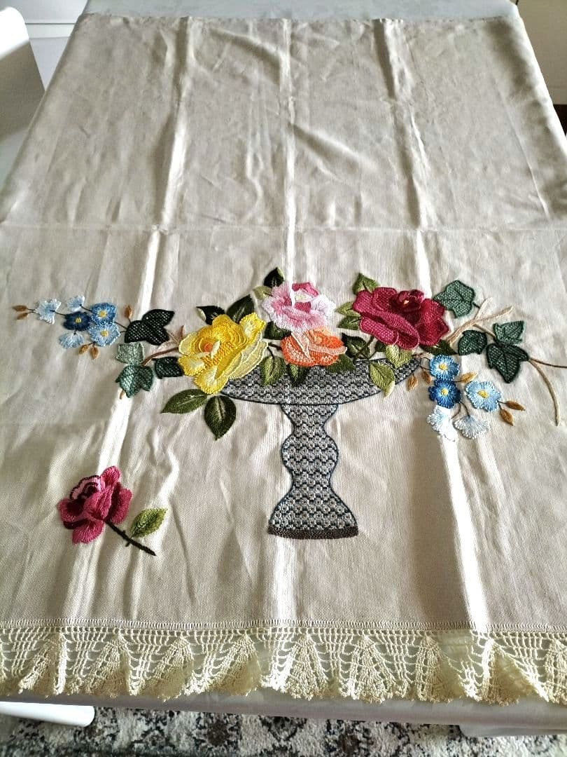 戸塚刺繍　花の刺繍 マルチクロス