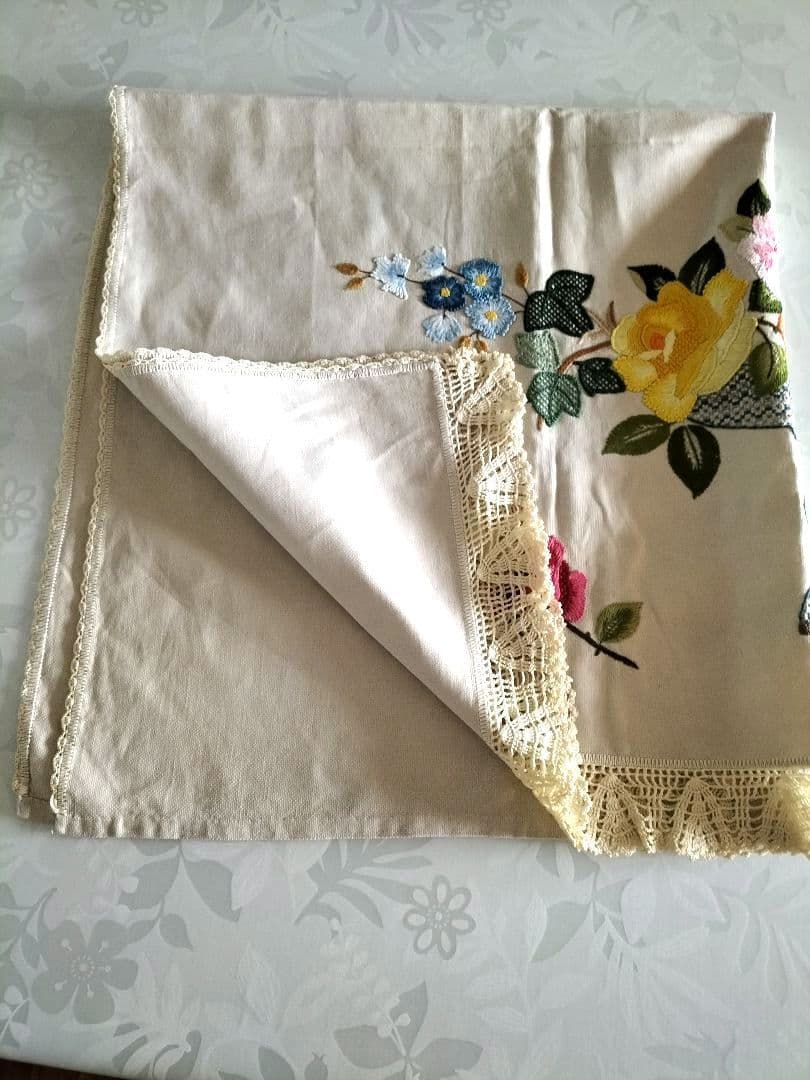 戸塚刺繍　花の刺繍 マルチクロス