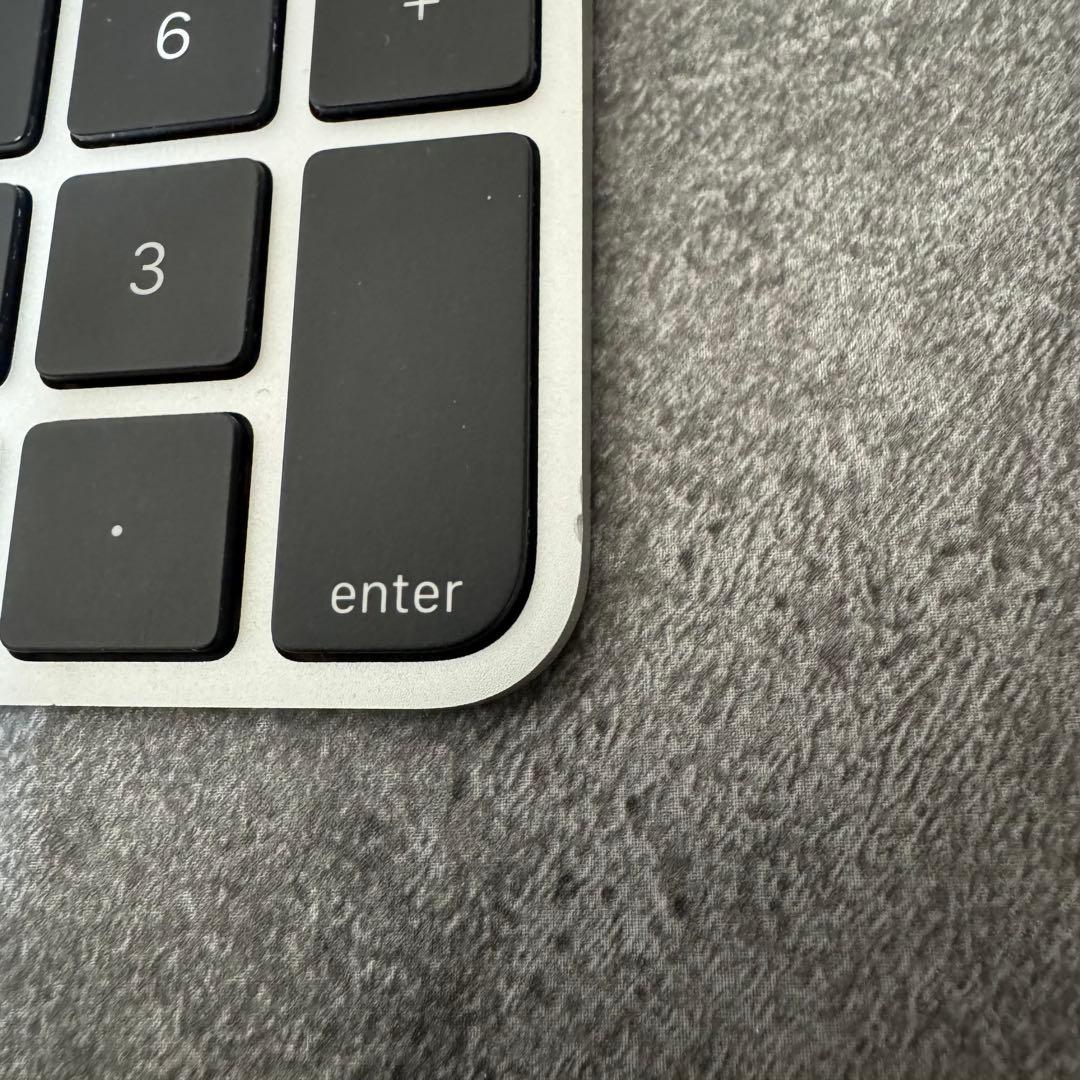 Magic Keyboard（テンキー付）- 英語（US）Appleシリコン搭載