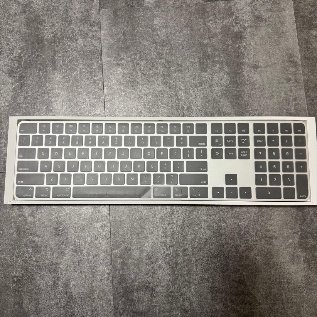 Magic Keyboard（テンキー付）- 英語（US）Appleシリコン搭載