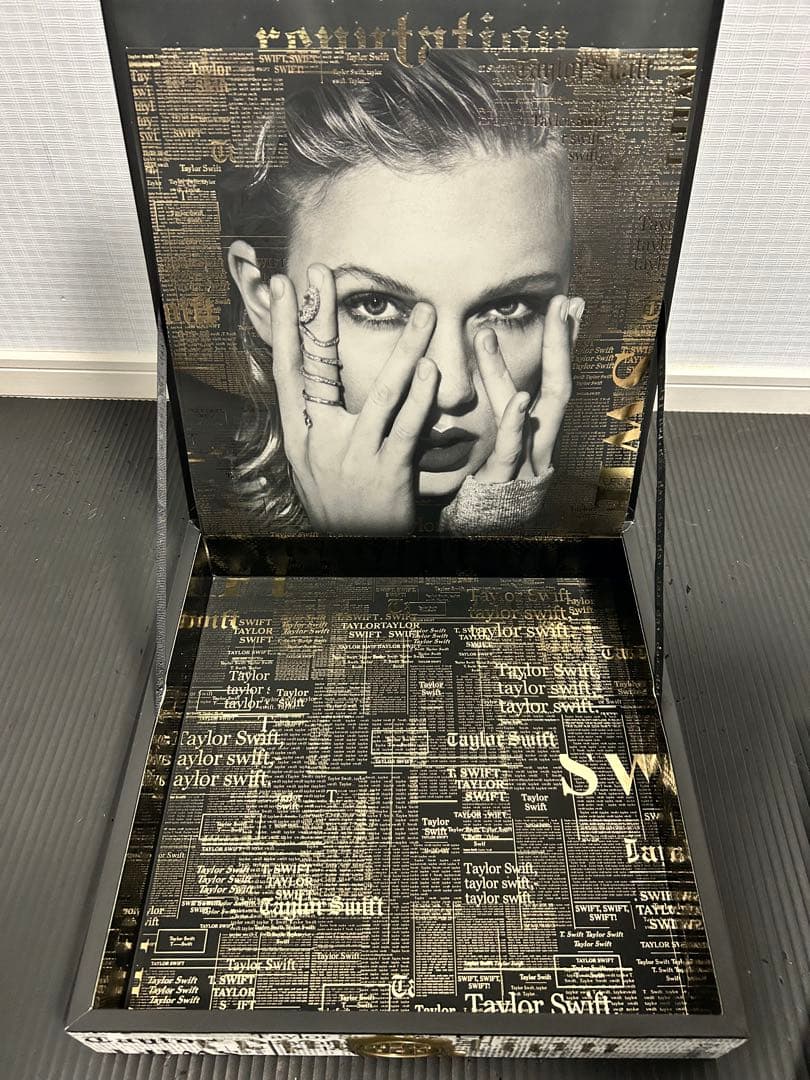 【直筆サイン付】テイラースウィフト reputation VIP BOX 限定版