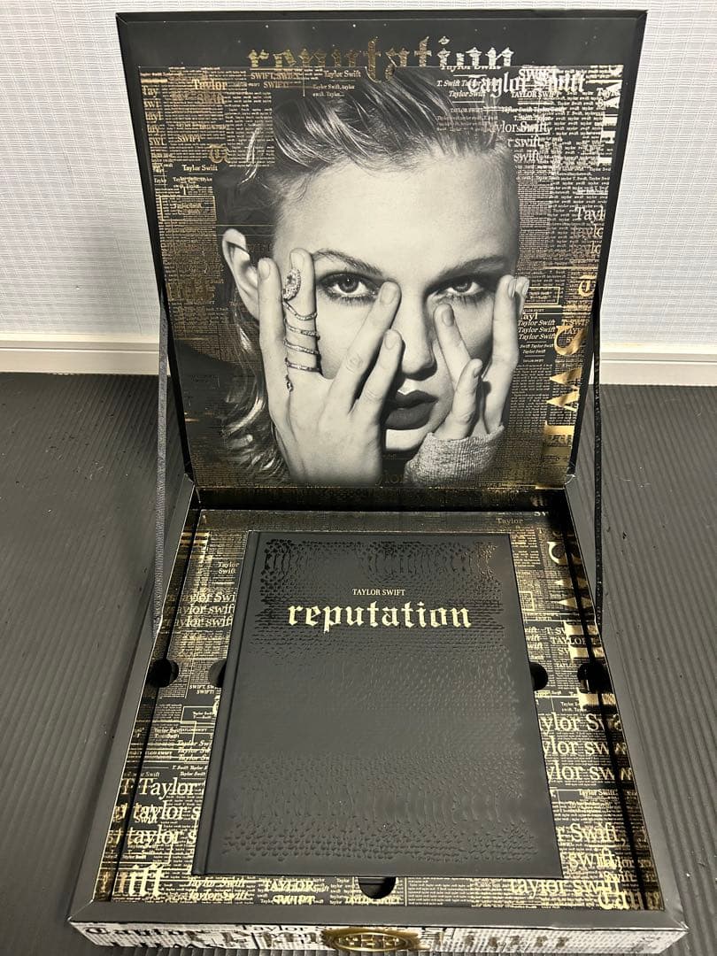 【直筆サイン付】テイラースウィフト reputation VIP BOX 限定版