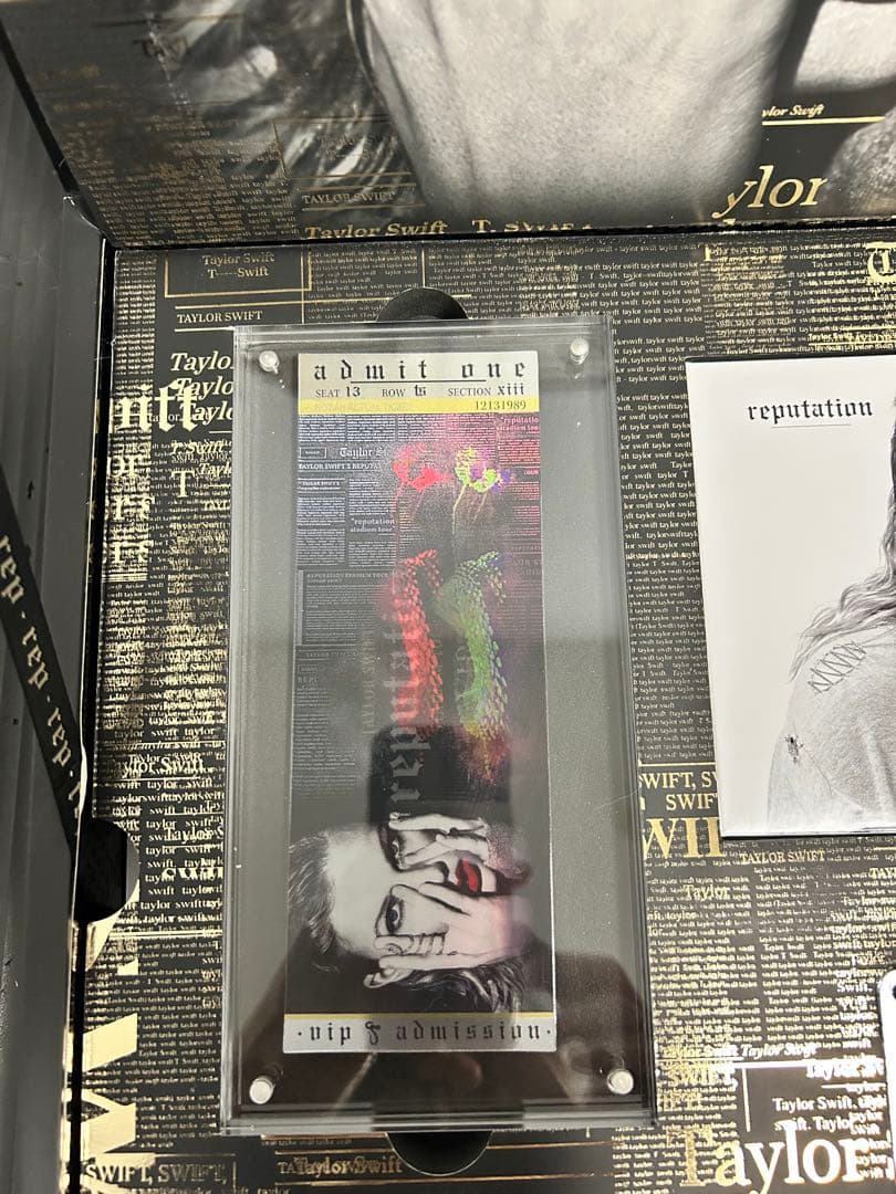 【直筆サイン付】テイラースウィフト reputation VIP BOX 限定版