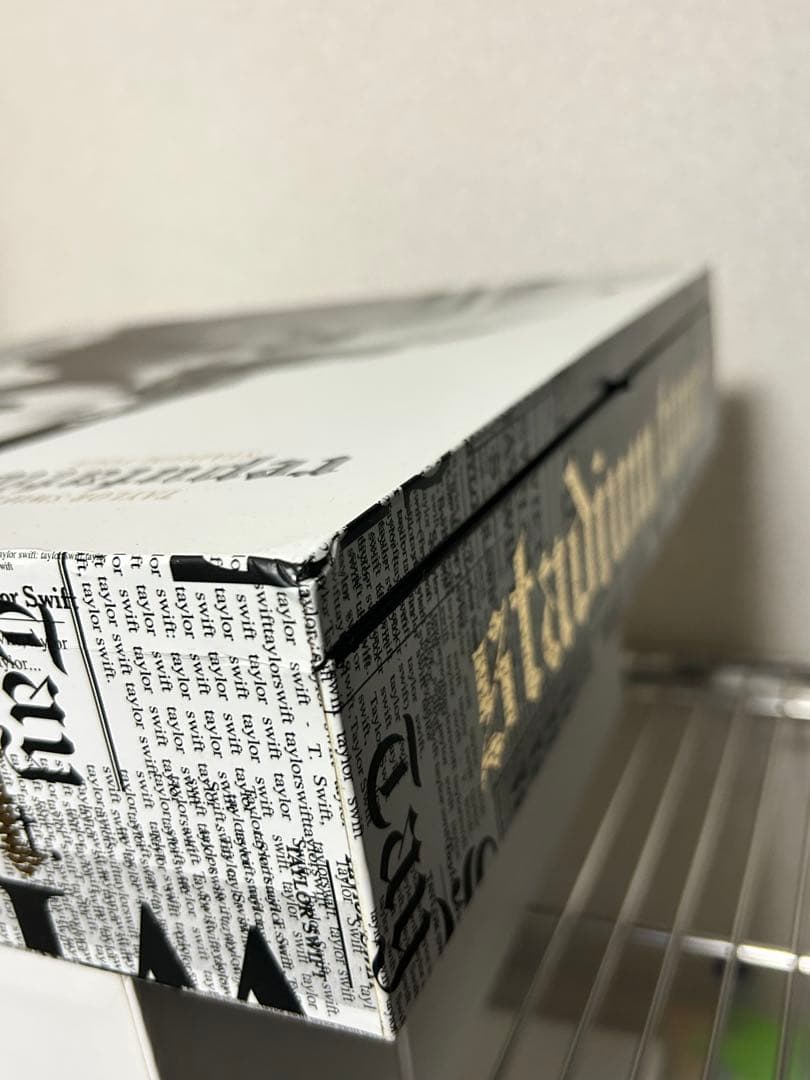 【直筆サイン付】テイラースウィフト reputation VIP BOX 限定版
