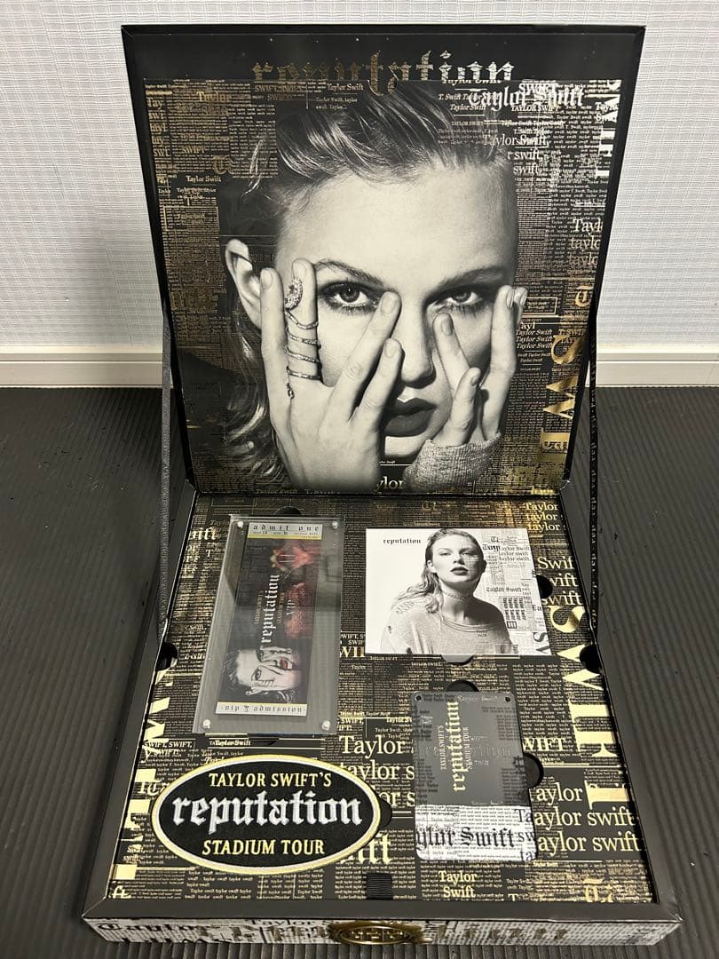 【直筆サイン付】テイラースウィフト reputation VIP BOX 限定版