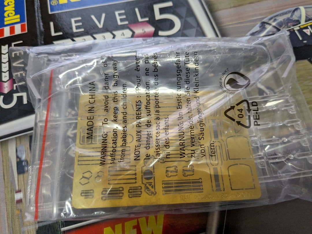 【最終価格】1/32　Revell BAe HAWK T2