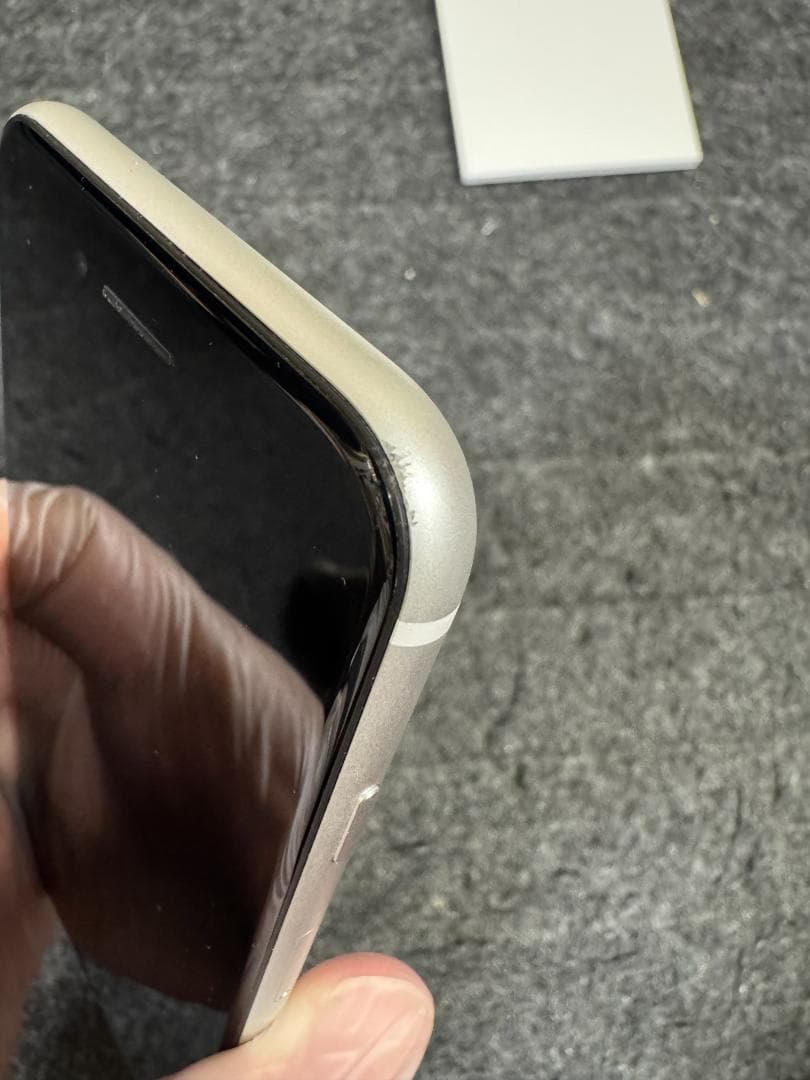 iPhone SE（第2世代）64GB ホワイト SIMフリー 付属品未使用