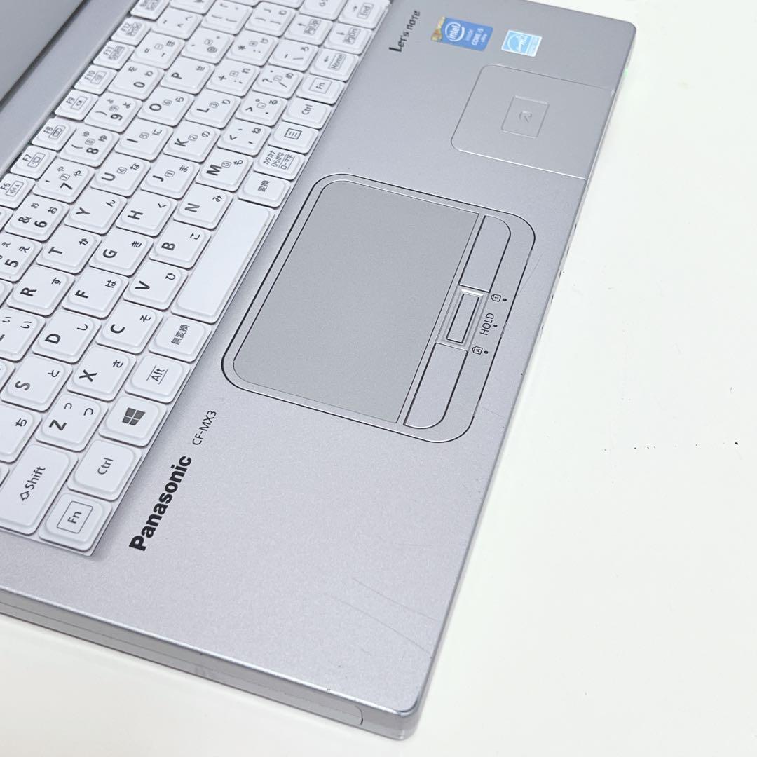 軽量、持運OK、タッチパネル搭載、高速SSD、Win11、オフィス、イラレ使える