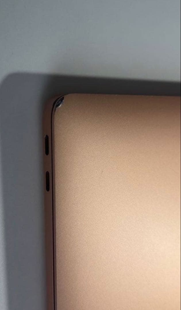 MacBook Air 8GB 256SSD core i3 ゴールド