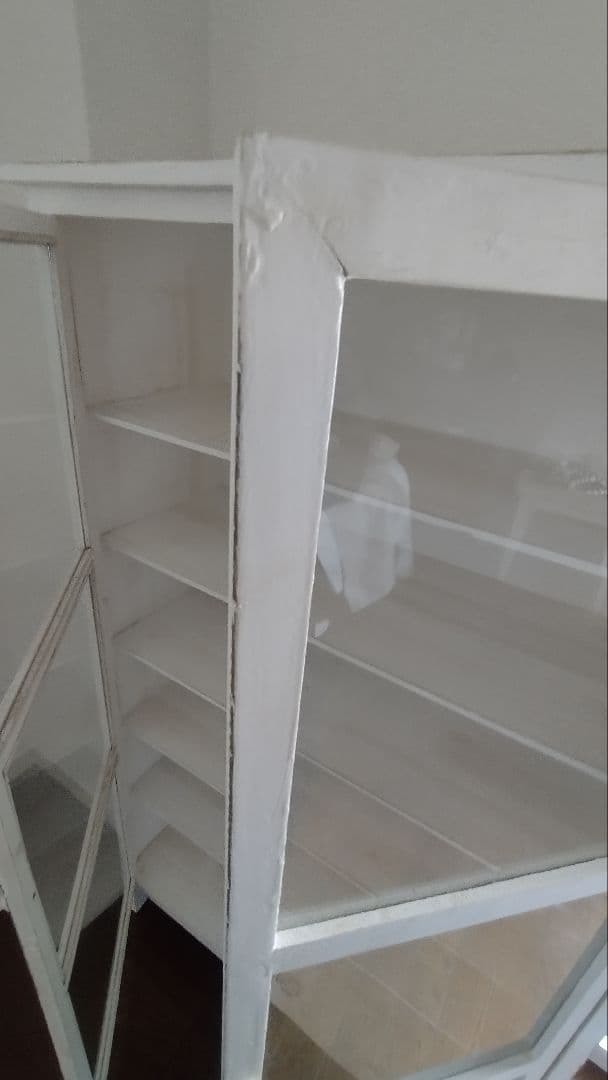 ホワイト木製キャビネット ガラス扉 6棚