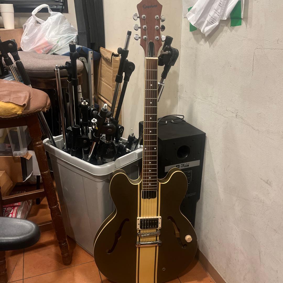 ES-333 トムデロングBLINK182