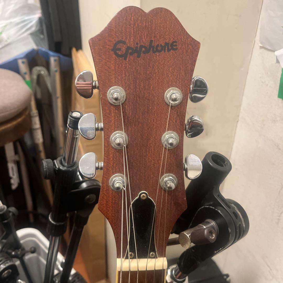 ES-333 トムデロングBLINK182