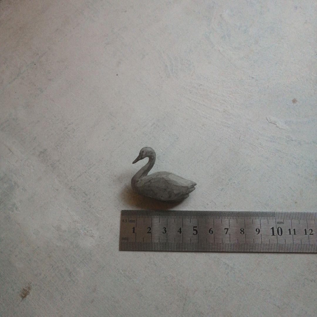 クロヌマタカトシ　スワン　ブローチ