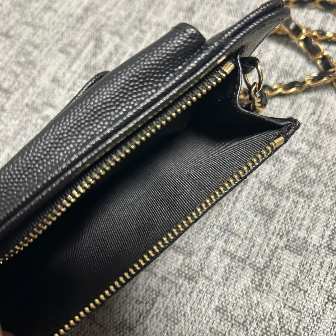 CHANELノベルティ スマホ ショルダーバッグ黒　・カード入れ付き
