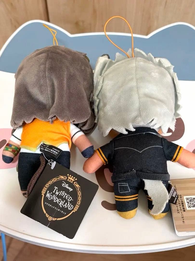 ツイステッドワンダーランド寝そべりぬいぐるみ 5点セット　おまけ2個