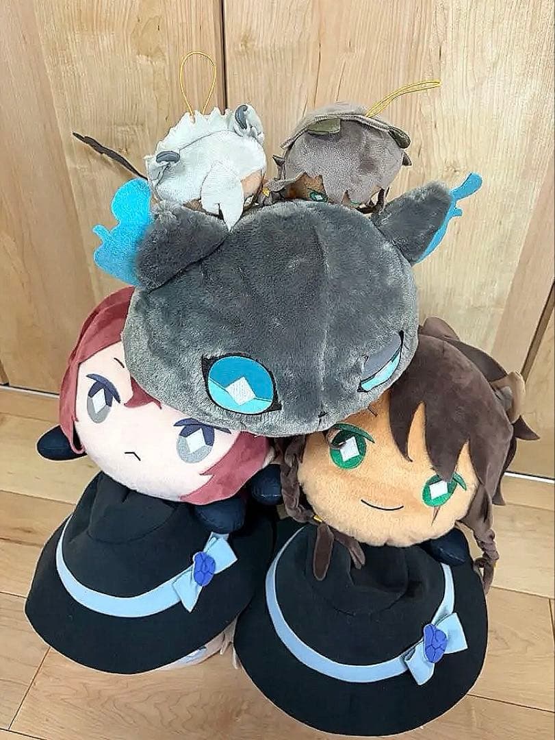 ツイステッドワンダーランド寝そべりぬいぐるみ 5点セット　おまけ2個