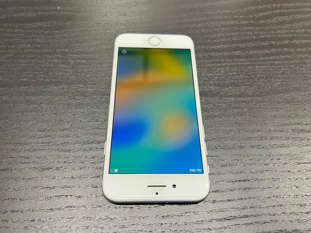 【美品】iPhone8 シルバー 64GB【SIMフリー】