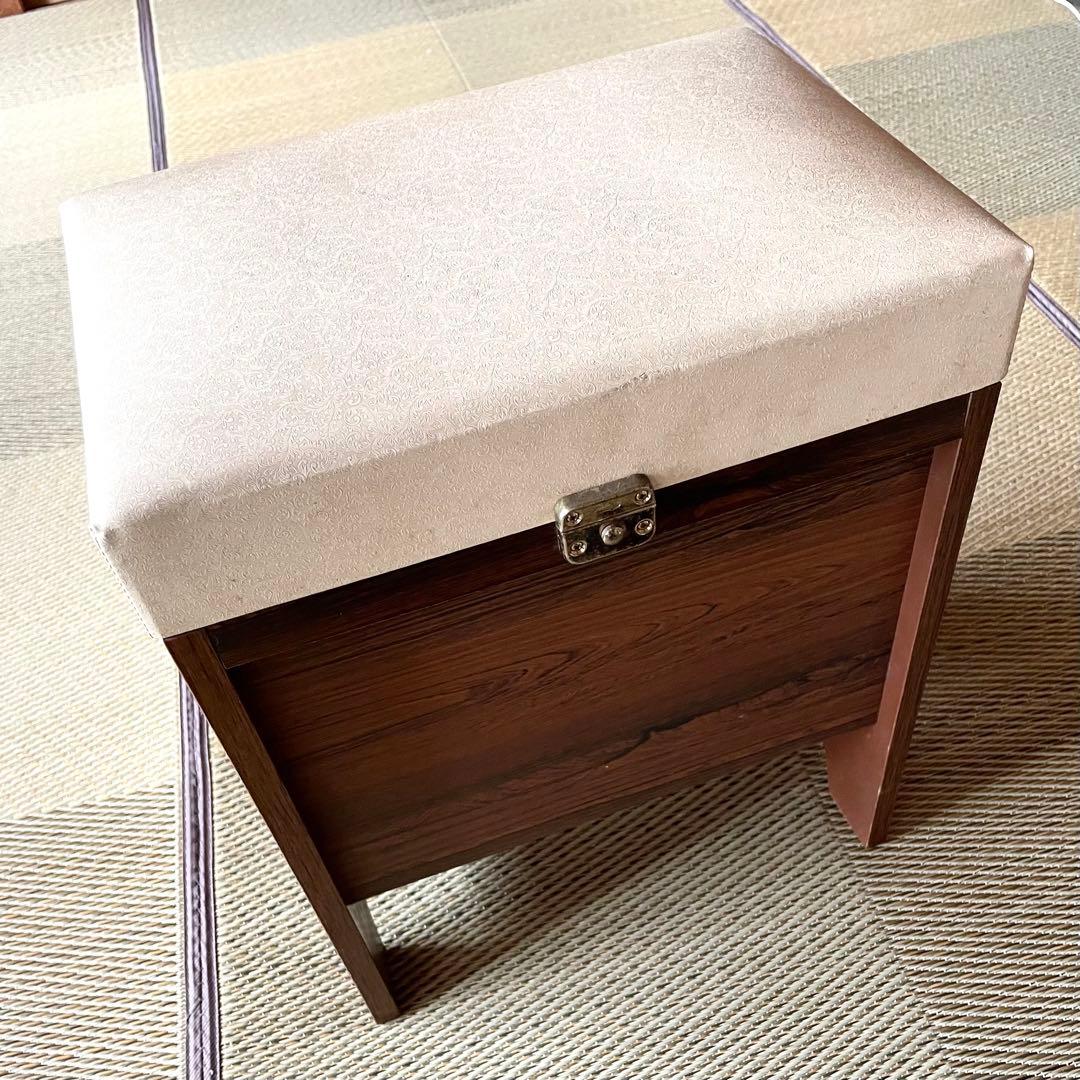 ◆昭和レトロ 収納付きスツール 小型椅子 木材 革張り ペイズリー柄 ゴールド①