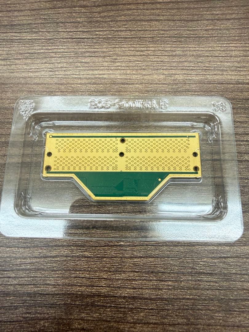 LPDDR5X CAMM2 16GBメモリ