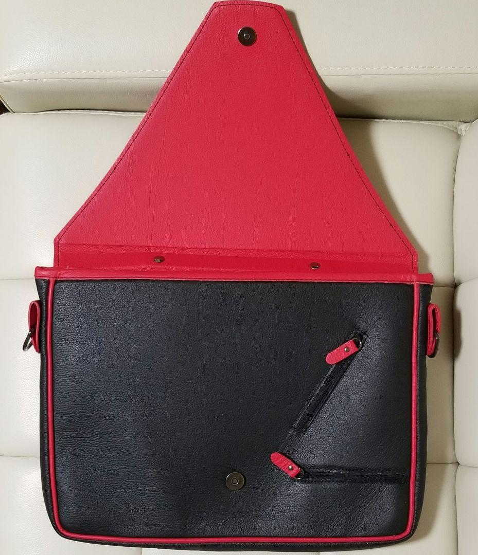 フェラーリ　ノートパソコン/タブレット用キャリアバッグ　ストラップ付き　本革