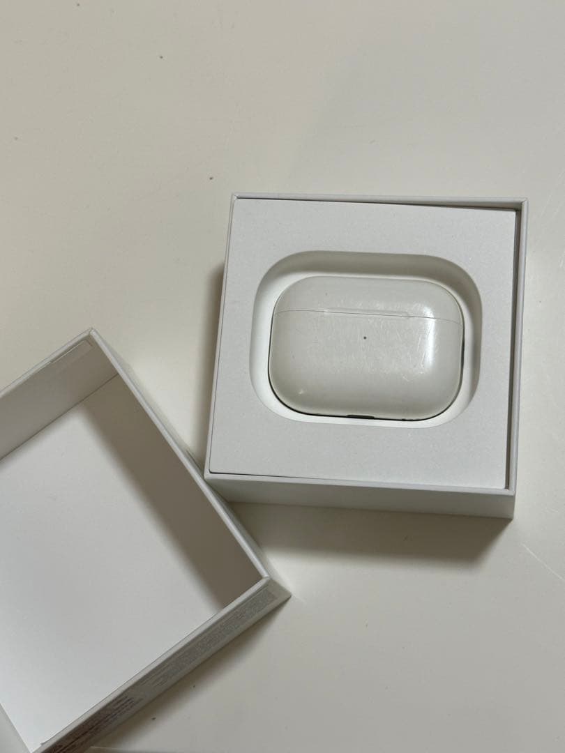 AirPods pro第二世代　本体 充電ケーブル付き