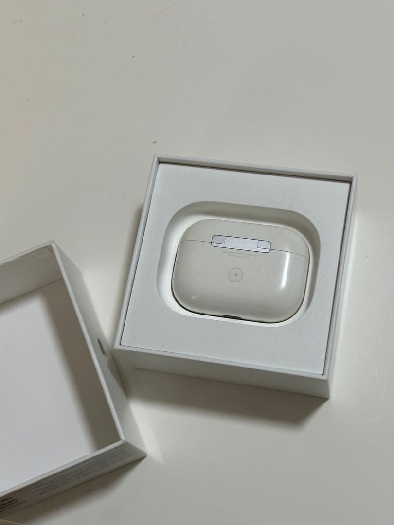 AirPods pro第二世代　本体 充電ケーブル付き