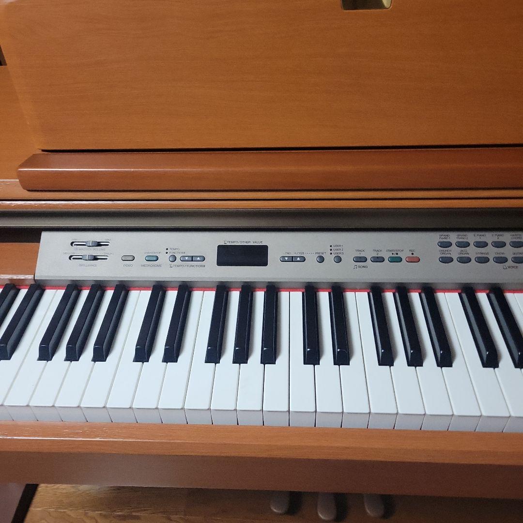 Yamaha Clavinova CLP-130C 電子ピアノ