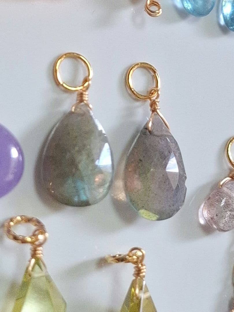 あつ様 No.2486 わけあり ラブラドライト チャーム