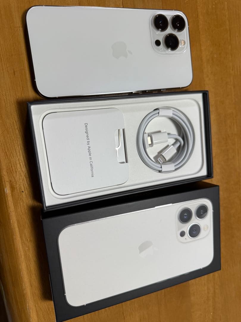 Apple iPhone 13 Pro シルバー 本体　256GB