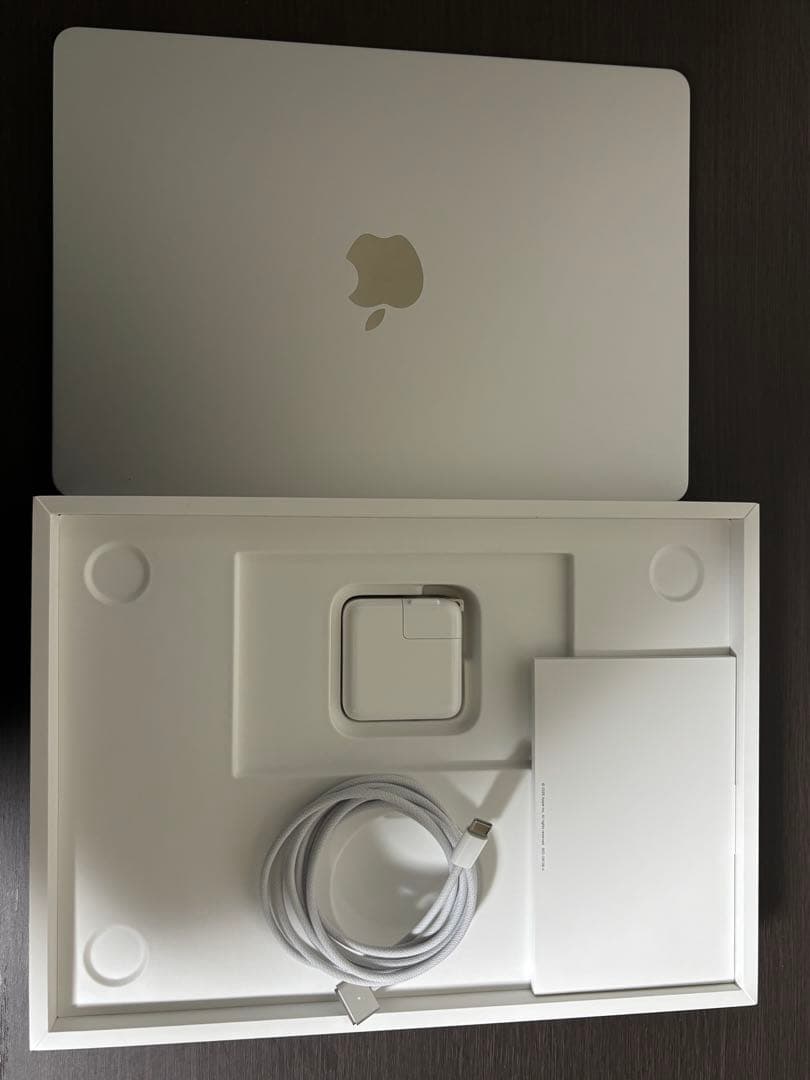 Apple MacBook Air シルバー　M4 16GBメモリ