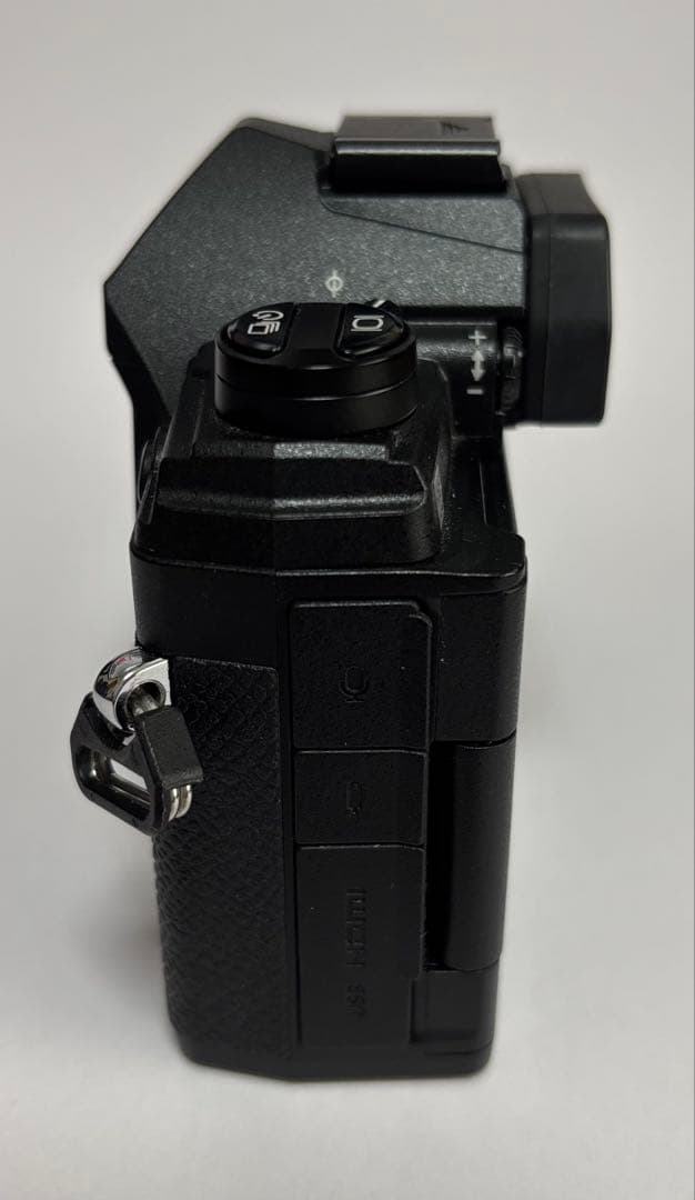 OLYMPUS OM-D E-M5 Marklll ミラーレス一眼 ブラック