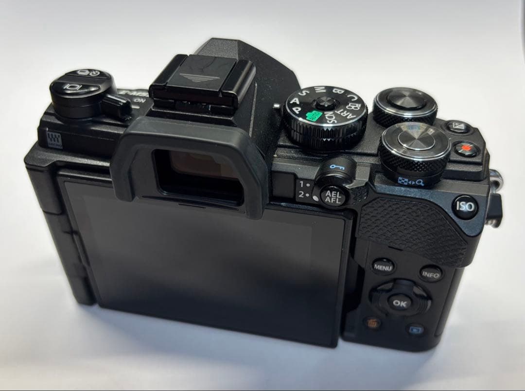OLYMPUS OM-D E-M5 Marklll ミラーレス一眼 ブラック