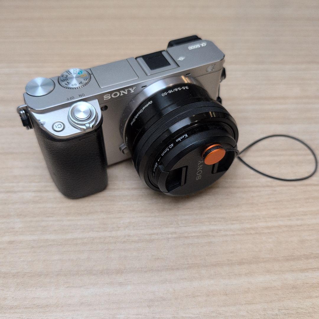 SONY α6000 ミラーレス一眼 レンズキット　バッテリー2個とおまけつき