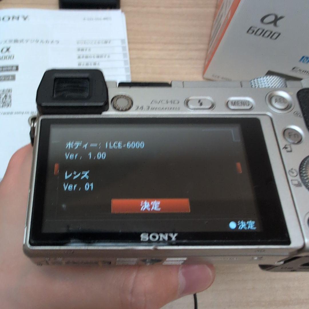 SONY α6000 ミラーレス一眼 レンズキット　バッテリー2個とおまけつき