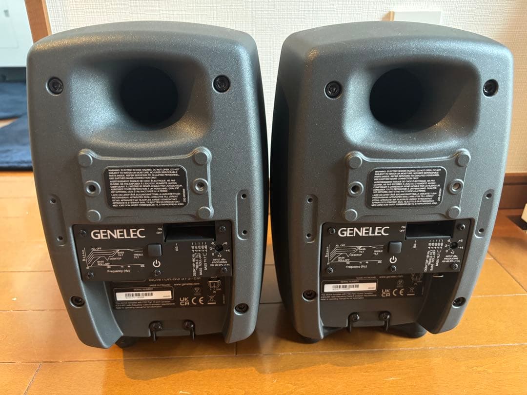 GENELEC 8030C バイアンプ式モニタースピーカー