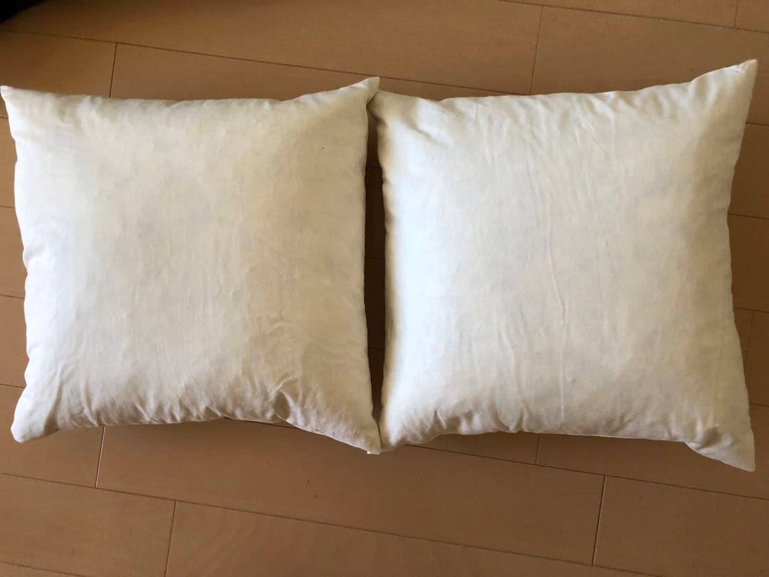 IKEA　羽毛クッション4個セット（50ｘ50、40ｘ40）