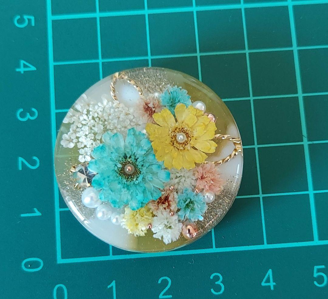 【1252】レジン　マトリカリア　ヘアゴム　ポニーフック　ブロ―チ　ハンドメイド