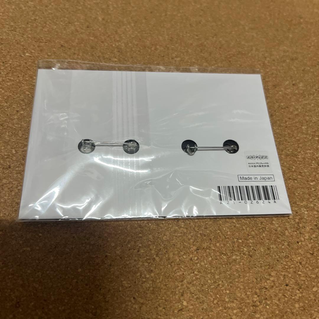 新品未使用 繋がるスクエア缶バッジ 猪子