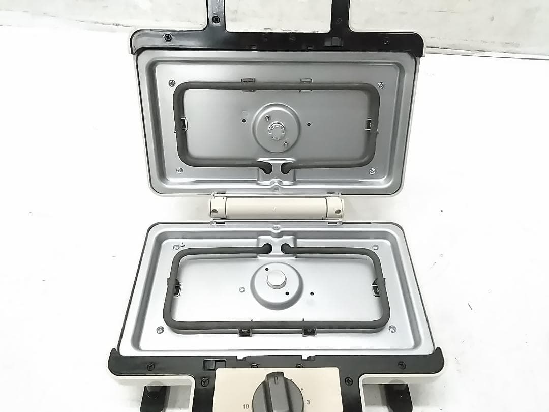 未使用 ブルーノ ホットサンドメーカーダブル BOE069-ECRU ●