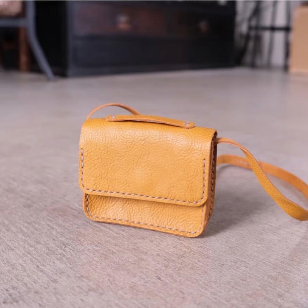 お名前の刻印可能　LOVOT用レザーポシェット　マスタード