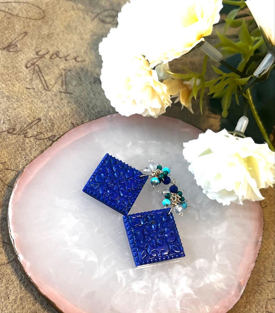 cocoです。14kgfラピスラズリのフラワーカービングピアス