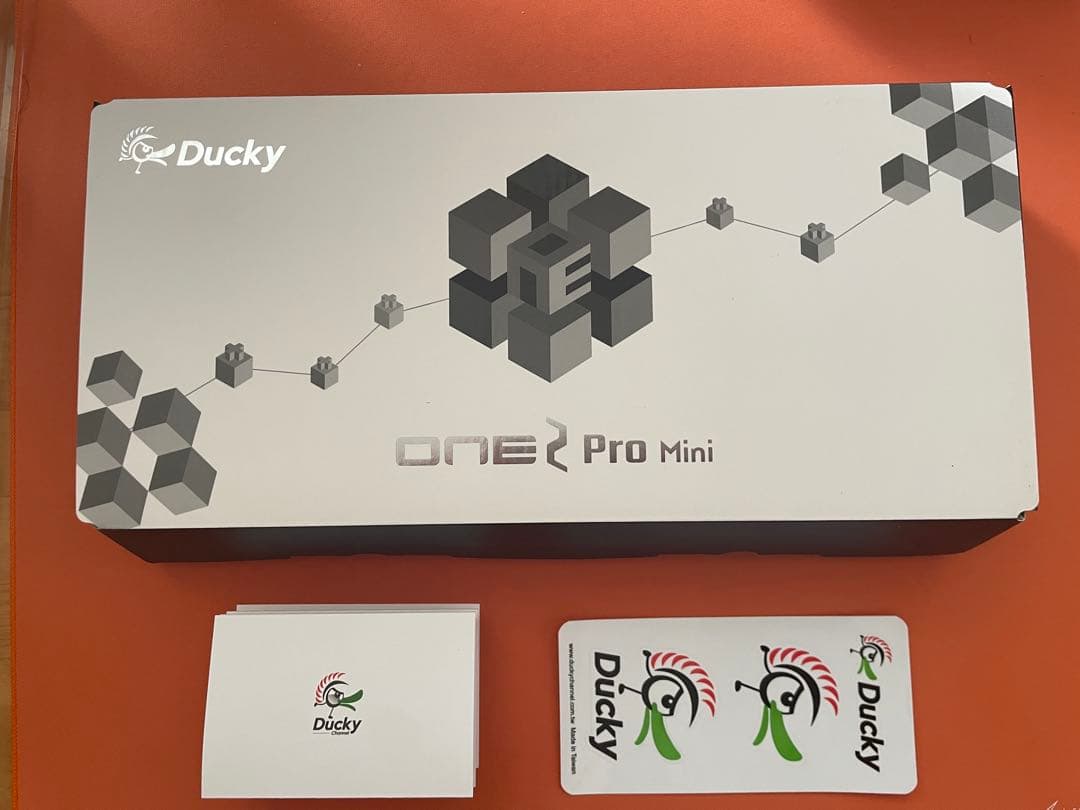 ducky one 2 pro mini （ピンク軸）