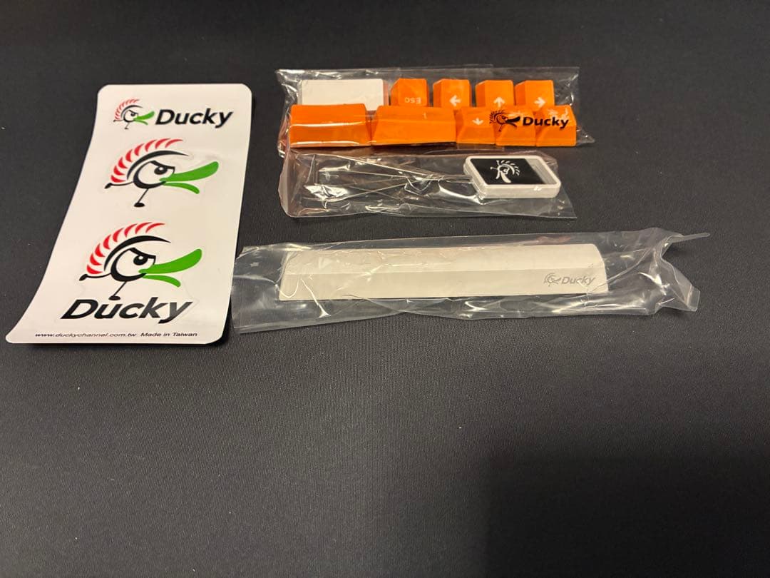 ducky one 2 pro mini （ピンク軸）